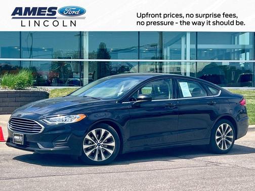 Black 2019 Ford Fusion SE