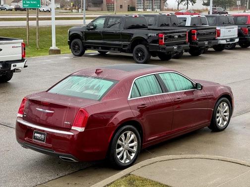 2017 Chrysler 300 Limited