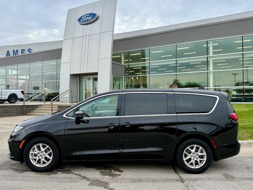 2024 Chrysler Pacifica Touring-L