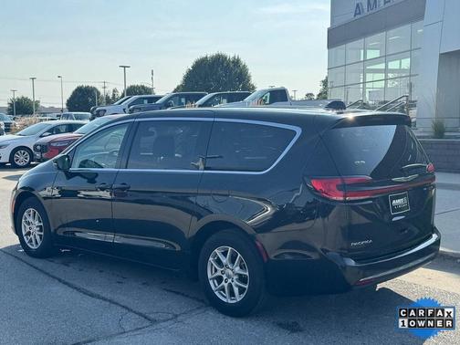 2024 Chrysler Pacifica Touring-L