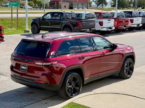 2023 Jeep Grand Cherokee Altitude