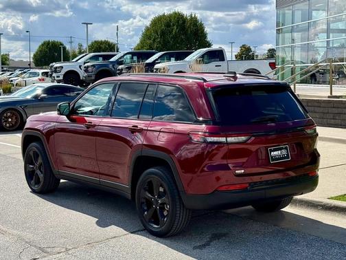2023 Jeep Grand Cherokee Altitude
