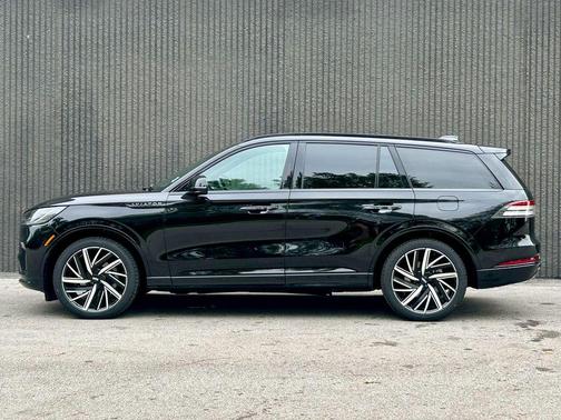 Black Metallic 2026 Lincoln Aviator Black Label AWD