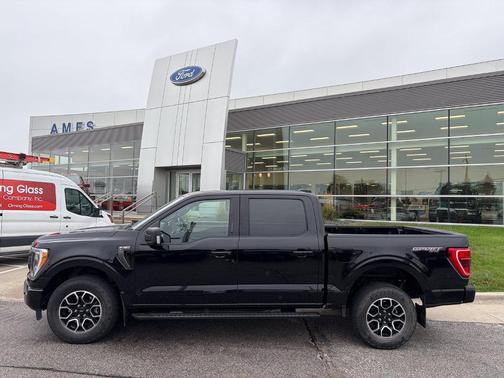 Black Metallic 2022 Ford F-150 XLT
