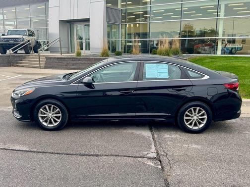 2018 Hyundai SONATA SE