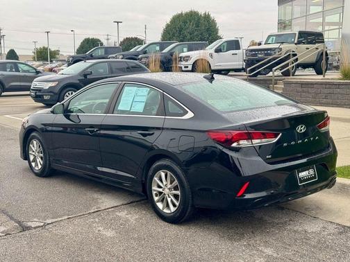 2018 Hyundai SONATA SE