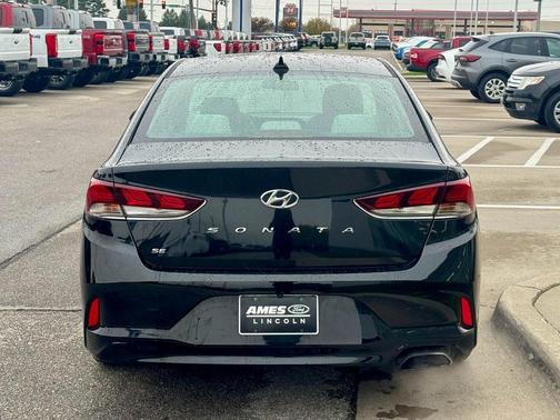 2018 Hyundai SONATA SE