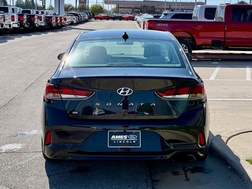 2018 Hyundai SONATA SE