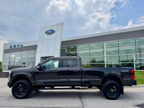 2024 Ford F-350 Lariat Super Duty