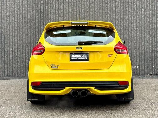 2018 Ford Focus ST Base