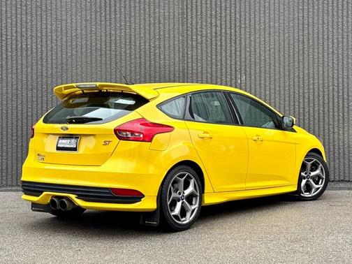 2018 Ford Focus ST Base