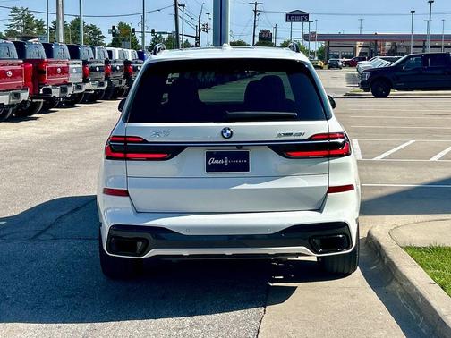 Alpine White 2023 BMW X7 xDrive40i