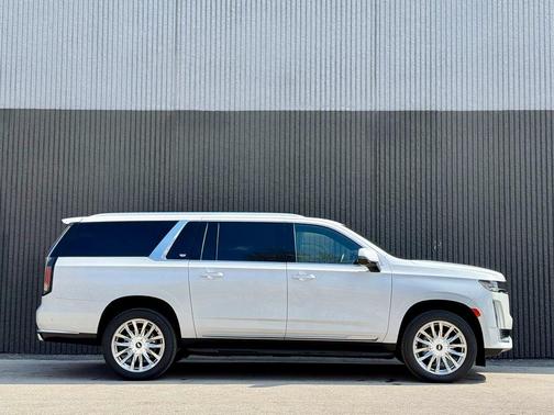 2024 Cadillac Escalade ESV Premium Luxury