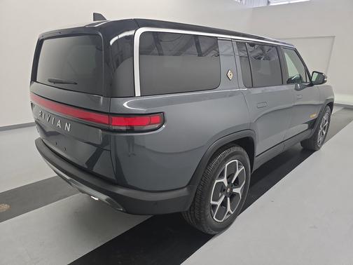 El Cap Granite 2024 Rivian R1S Adventure Quad Motor Large Pack