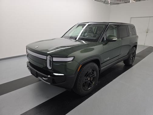 2024 Rivian R1S Adventure Package