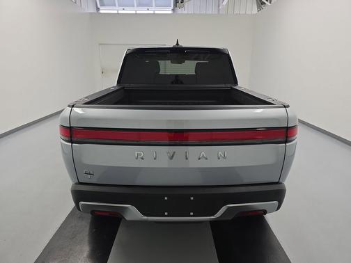 2025 Rivian R1T Adventure trim