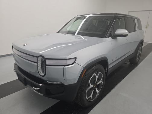 LA Silver 2024 Rivian R1S Adventure Package