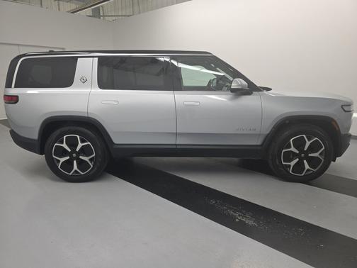 LA Silver 2024 Rivian R1S Adventure Package