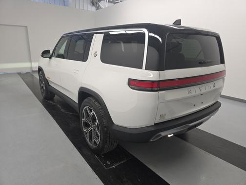 2022 Rivian R1S Launch Edition