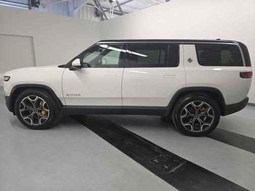 2022 Rivian R1S Launch Edition