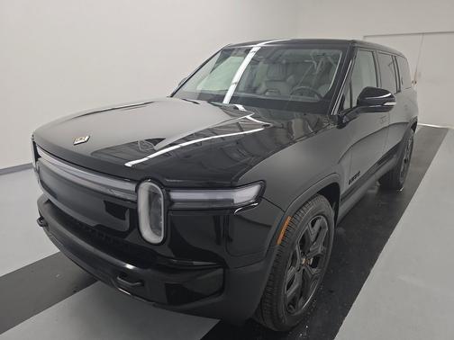 Midnight paint 2025 Rivian R1S Adventure trim