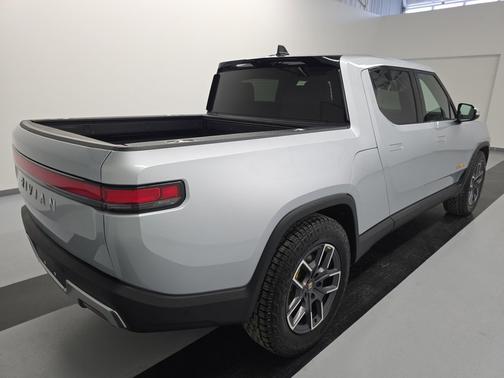 2023 Rivian R1T Adventure Quad Motor Large Pack