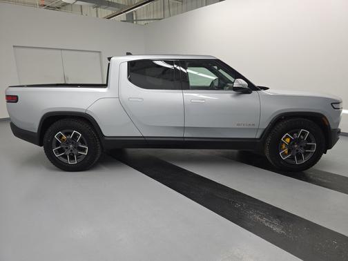 2023 Rivian R1T Adventure Quad Motor Large Pack