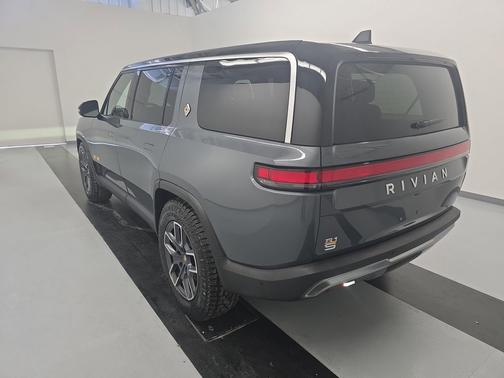 2022 Rivian R1S Launch Edition