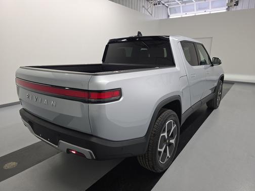 2024 Rivian R1T Adventure Package