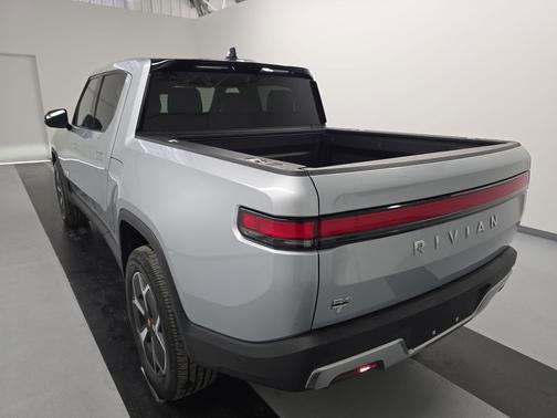 2024 Rivian R1T Adventure Package