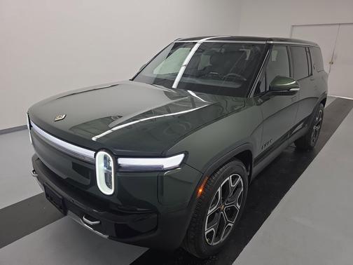 Forest Green paint 2025 Rivian R1S Adventure trim