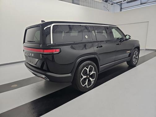 2023 Rivian R1S Adventure