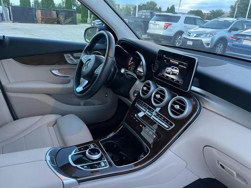 2017 Mercedes-Benz GLC 300 Base