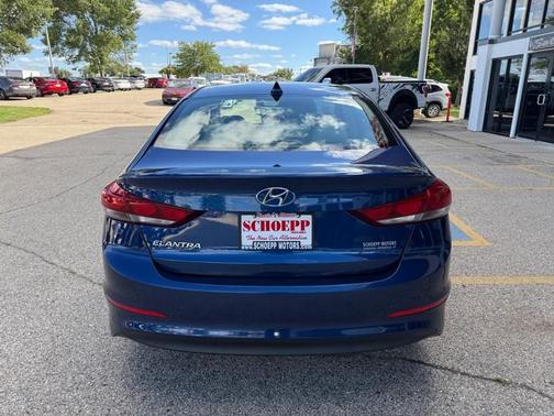 2017 Hyundai ELANTRA SE