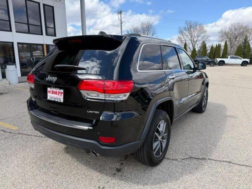 Diamond Black Crystal Pearlcoat 2018 Jeep Grand Cherokee Limited