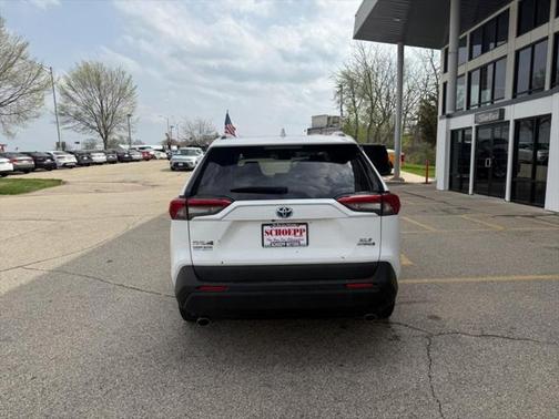 2020 Toyota RAV4 Hybrid XLE