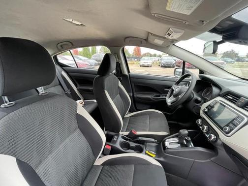 2022 Nissan Versa 1.6 SV
