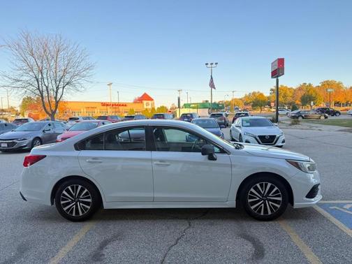 2018 Subaru Legacy Base