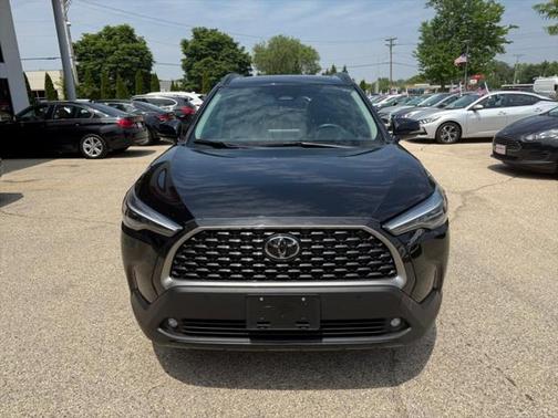 2024 Toyota Corolla Cross XLE