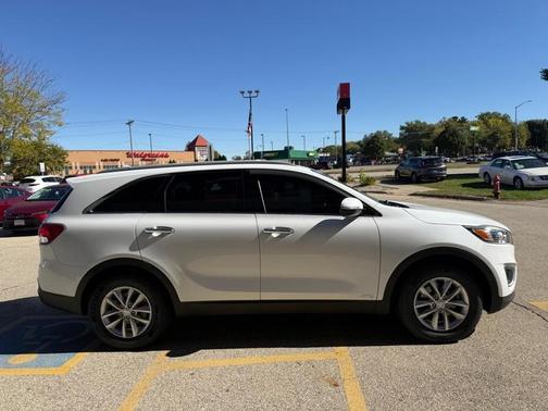 2018 Kia Sorento LX