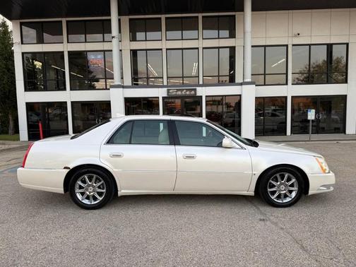 2010 Cadillac DTS Luxury Collection