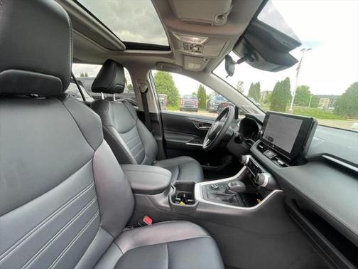 2023 Toyota RAV4 Hybrid XLE Premium