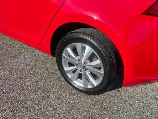 2017 Volkswagen Golf TSI SE 4-Door