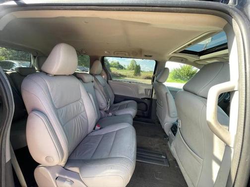 2018 Toyota Sienna XLE