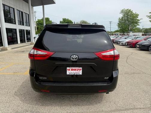 2018 Toyota Sienna XLE