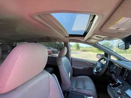 2018 Toyota Sienna XLE