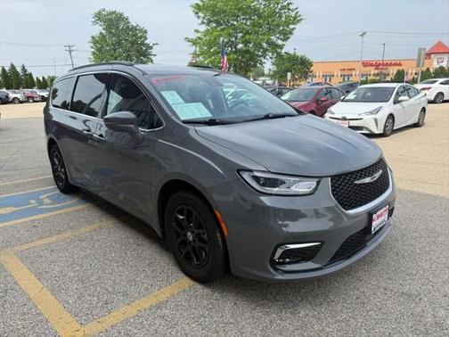 2022 Chrysler Pacifica Touring L