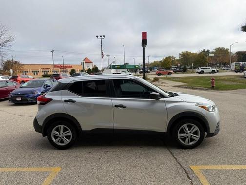 2020 Nissan Kicks S