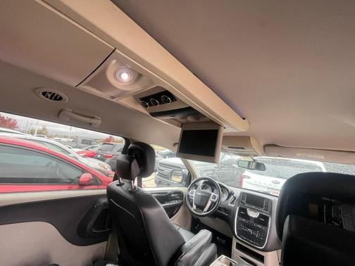 2015 Chrysler Town & Country Touring