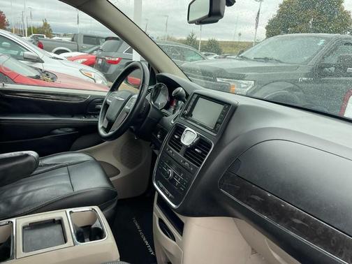 2015 Chrysler Town & Country Touring